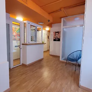 Хостел Arc House Gracia, Барселона